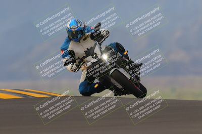 media/Sep-11-2022-SoCal Trackdays (Sun) [[81b7e951af]]/Turn 9 (930am)/